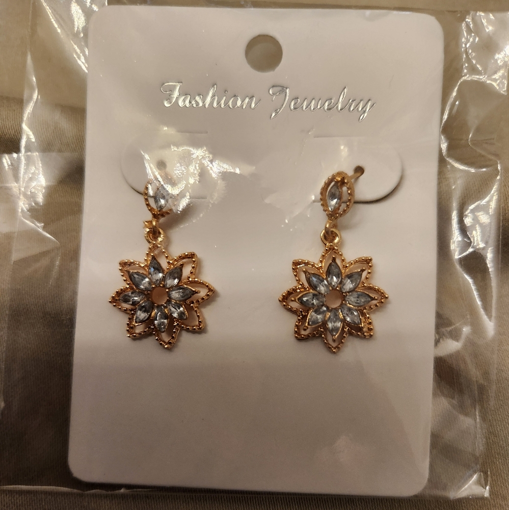 Sunflower earring faux gold and cubic zirconia center
